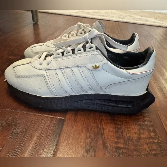 adidas White Leather Low-Top Sneakers with Black Midsole - Picture 1 of 11